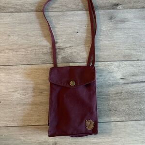 Fjallraven G1000 “pocket” crossbody bag
